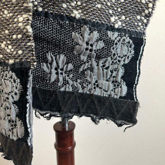 EUC Guillaumede Mons Paris Women’s Scarf - Picture 3 of 7